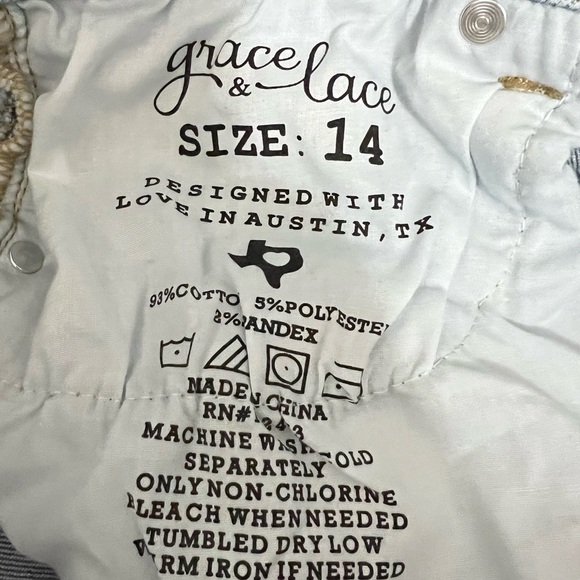 Grace & Lace Wide Leg Distressed Premium Denim size 14 - Picture 5 of 6